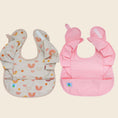 Cargar la imagen en la vista de la galería, 2 baberos impermeables con olanes y bolsillo Babybamboo