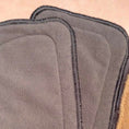 Cargar la imagen en la vista de la galería, 5 Insertos de bambú charcoal de 4 capas - Absorbentes para pañal ecologico